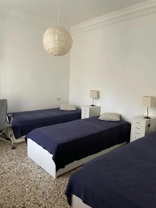 Comodo Appartamento Al Centro Del Lido de Venecia Italia