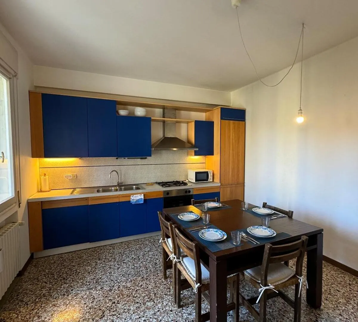 Lägenhet Comodo Appartamento Al Centro Del Venedig-Lido